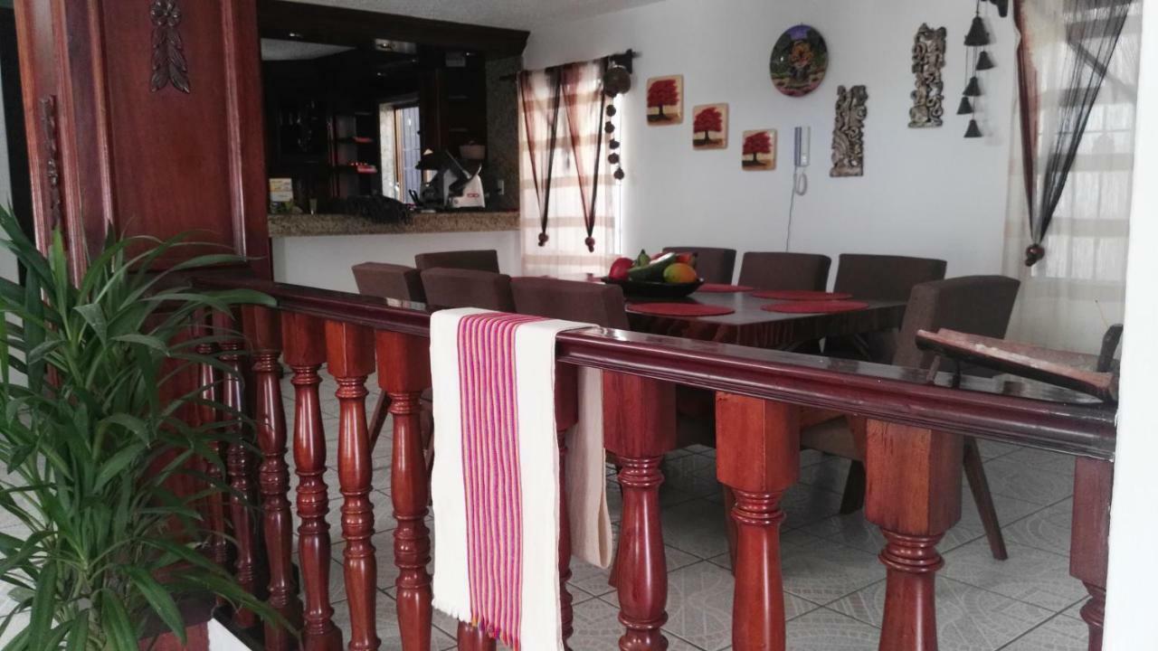 Lia Ajijic - Lakeside Bed & Breakfast Esterno foto