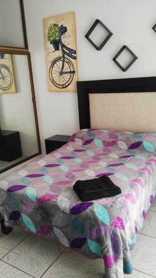 Lia Ajijic - Lakeside Bed & Breakfast Esterno foto