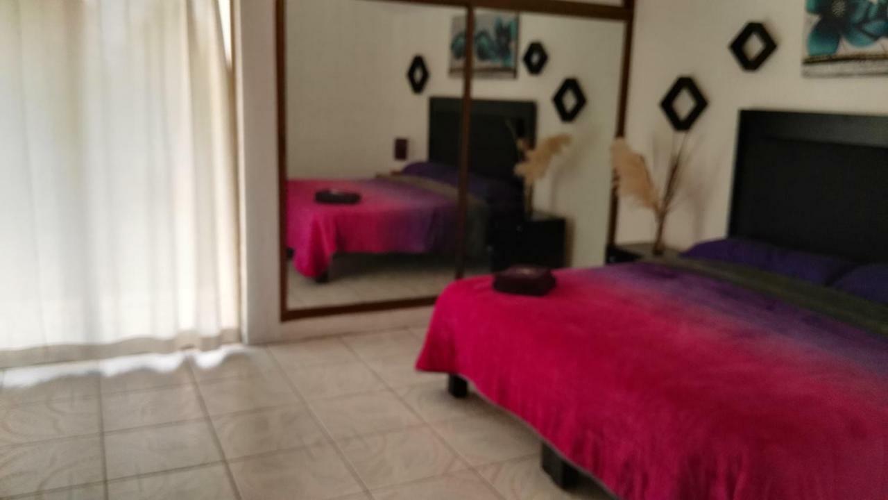 Lia Ajijic - Lakeside Bed & Breakfast Esterno foto